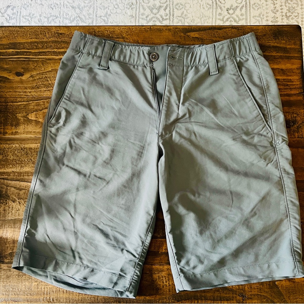 Under Armour Men's Gray Shorts